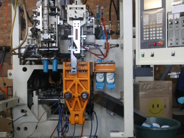 Extrusion blow moulding line