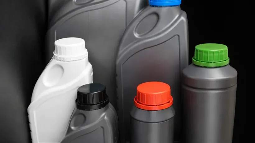 HDPE or PP? Bottle, jerry can, or spray-trigger pack? A practical guide to selecting durable, compliant plastic packaging from a South African manufacturer.